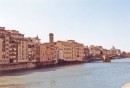 42 - Vers le Pont Santa Trinita en amont de l'Arno * 863 x 588 * (110KB)
